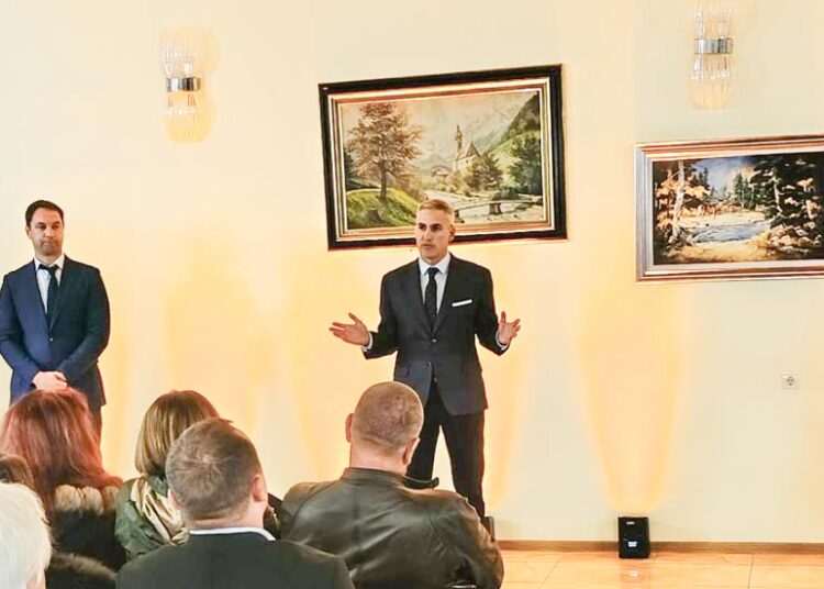 ​Препълнена зала посрещна кандидата за президент Андрей Гюров в Разград